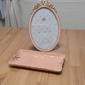 Pink and Gold Oval Picture Frame with Tray